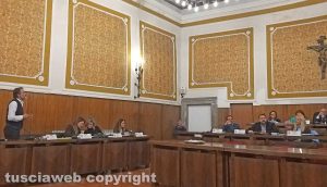 Montefiascone - Il consiglio comunale - Bagarre in aula tra Luciano Cimarello e Paolo Manzi