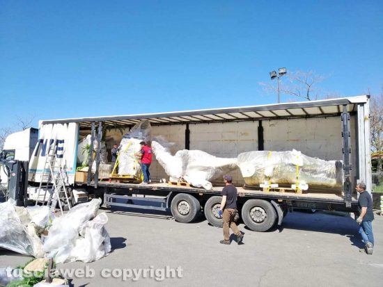 Viterbo - L'arrivo della mostra sui dinosauri