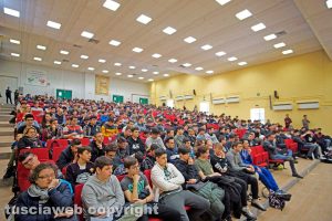 Viterbo - La nuova aula magna e gli studenti dell'Itt Leonardo Da Vinci