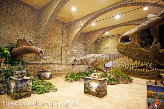 Viterbo - I dinosauri della "Terra dei giganti"