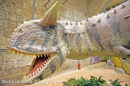 Viterbo - I dinosauri della "Terra dei giganti"