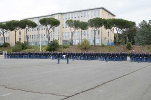 Viterbo - La cerimonia di consegna dello spadino agli allievi marescialli del 21esimo corso Esempio