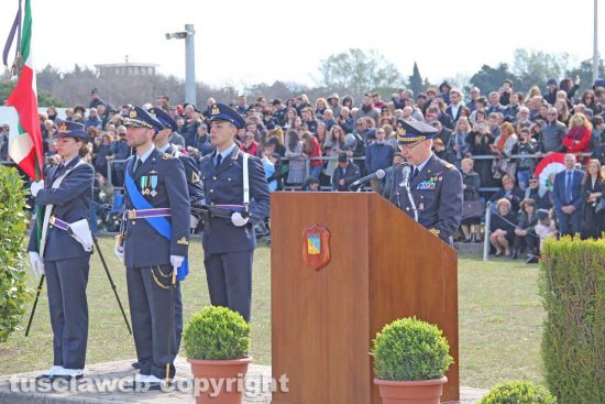 Viterbo - Il giuramento del 21esimo corso allievi marescialli dell'aeronautica militare - Il capo di stato maggiore Alberto Rosso