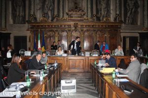 Viterbo - Consiglio comunale al buio