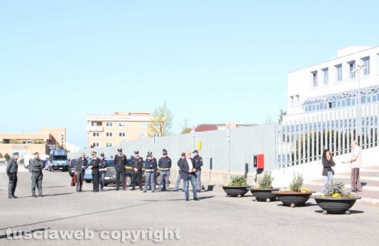 Le forze dell'ordine al presidio