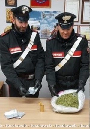 Cassino - Contromano in centro con mezzo chilo di marijuana nell’auto, tre giovani arrestati