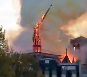 Parigi - Incendio a Notre Dame