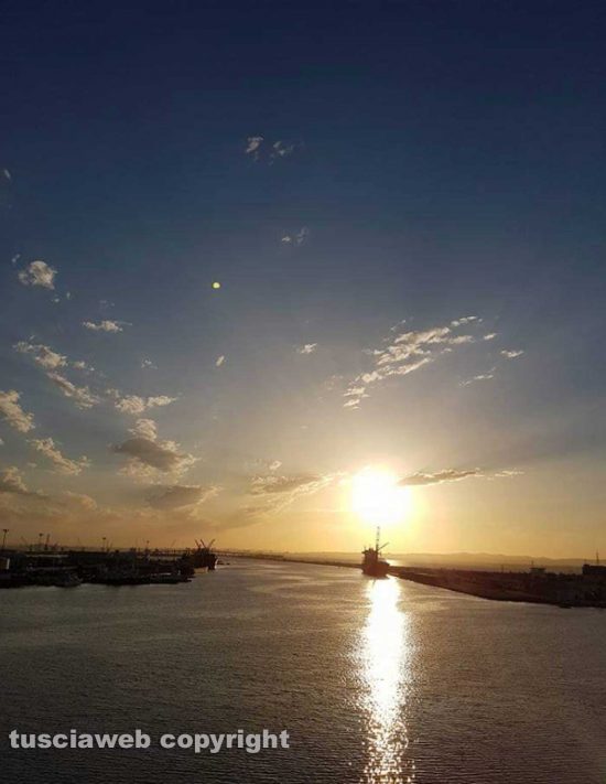 Il tramonto dal porto di Tunisi