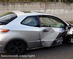 Vitorchiano - Incidente sulla Superstrada, ferito ragazzo