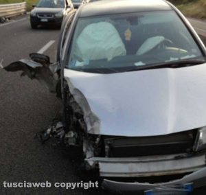 Vitorchiano - Incidente sulla Superstrada, ferito ragazzo