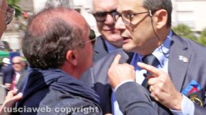 Viterbo - La contestazione contro il presidente Anpi Enrico Mezzetti
