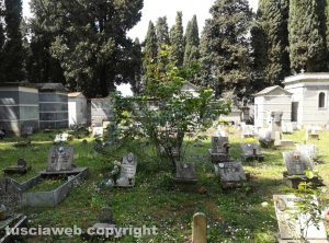 Viterbo - Il cimitero nel degrado