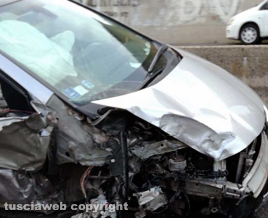 Vitorchiano - Incidente sulla Superstrada, ferito ragazzo