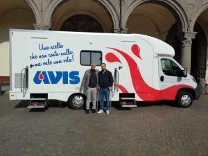 Viterbo - L'autoemoteca Avis a piazza del Plebiscito 