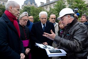 Parigi - Sergio Mattarella a Notre Dame