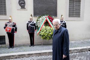 Omaggio ad Aldo Moro - Sergio Mattarella a via Caetani