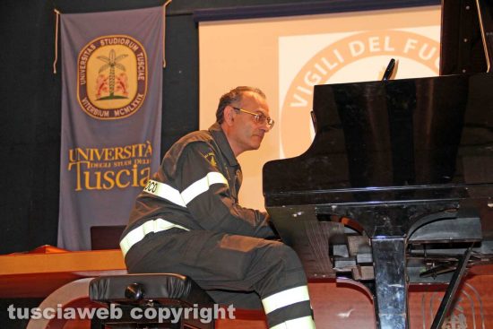 Emanuele Pianese al pianoforte