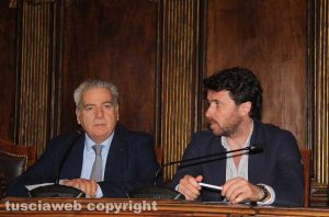 Il sindaco Arena e l'assessore De Carolis