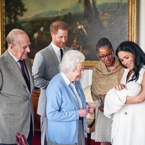 Londra - Il royal baby Archie con i genitori e i bisnonni