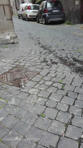 Viterbo - Fuoriuscita liquami in via Calabresi
