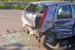 Viterbo - Scontro tra auto sulla Teverina