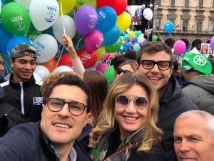 Milano - Evangelista, Micci e Merli in piazza del Duomo