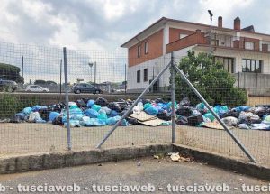 Viterbo - Rifiuti al quartiere Villanova