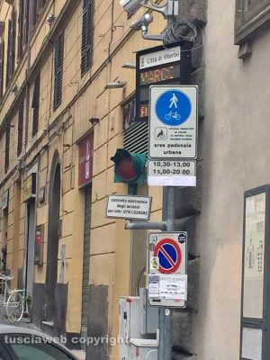 Viterbo - Il varco in via Roma