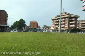 Viterbo - Traffico in tilt alla rotatoria dell'Ipercoop