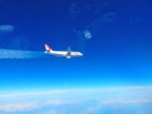 L'aereo intercettato sui cieli del lago di Garda