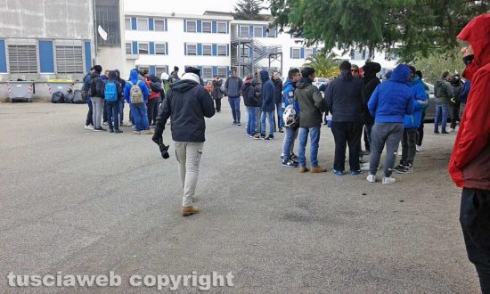 Viterbo - Studenti degli istituti superiori del Pilastro