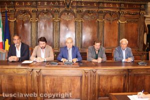 Viterbo - Comune - La conferenza sulla piscina