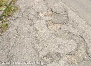 Viterbo - Strada dissestata al Murialdo