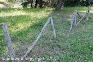Viterbo - Incuria al parco dell'Aeronautica