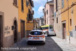 Viterbo - Donna si uccide in via della Morra