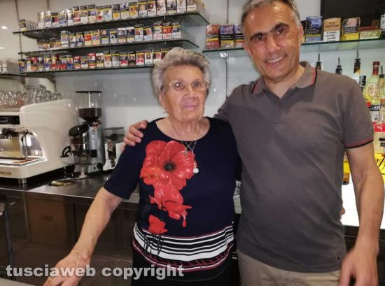 Civita Castellana - Franco Caprioli sindaco con la madre