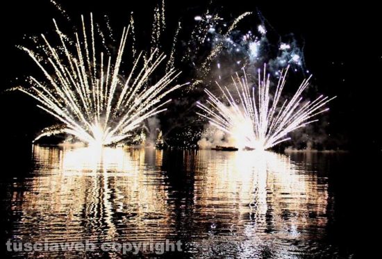 Bolsena - Fuochi d'artificio per la festa di sant'Antonio