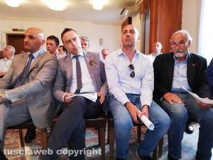 Viterbo - Il presidente della provincia con i sindaci dei Cimini