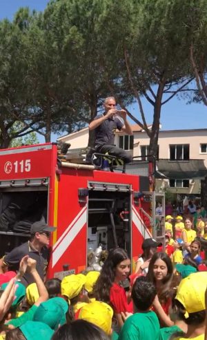I vigili del fuoco al Grest della parrocchia di santa Maria della Quercia