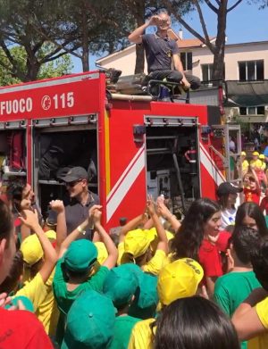 I vigili del fuoco al Grest della parrocchia di santa Maria della Quercia