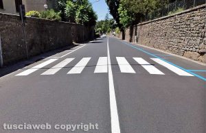 Viterbo - Via del Pilastro - Le strisce pedonali