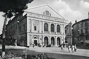 Viterbo - Il teatro dell'Unione in una foto d'epoca