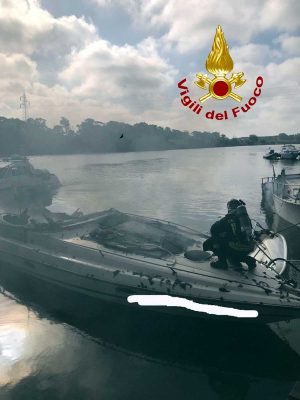 L'intervento dei vigili del fuoco a Fiumicino 