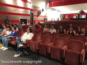 Viterbo - La riuinione dei volontari di Caffeina al teatro 