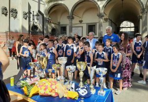 Viterbo - La Blu star basket premiata nei giardini del comune