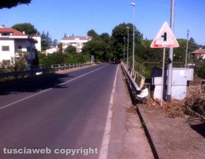 Il marciapiede su viale Fiume che collega la Quercia a Bagnaia