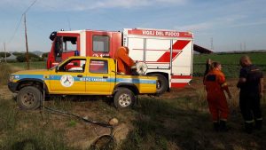 Tarquinia - Incendio in località Pantano - Aeopc e vigili del fuoco