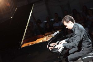 Il pianista Alberto Lodoletti