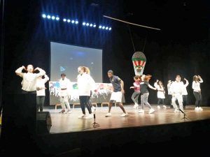 Viterbo - Joshua Chibueze Anyanwu durante una rappresentazione teatrale