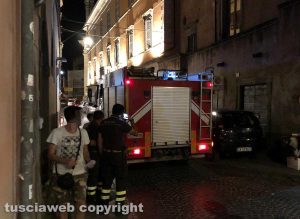 Viterbo - I vigili del fuoco nel centro storico